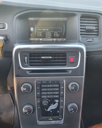 Volvo V60 cena 30500 przebieg: 230114, rok produkcji 2011 z Brodnica małe 232